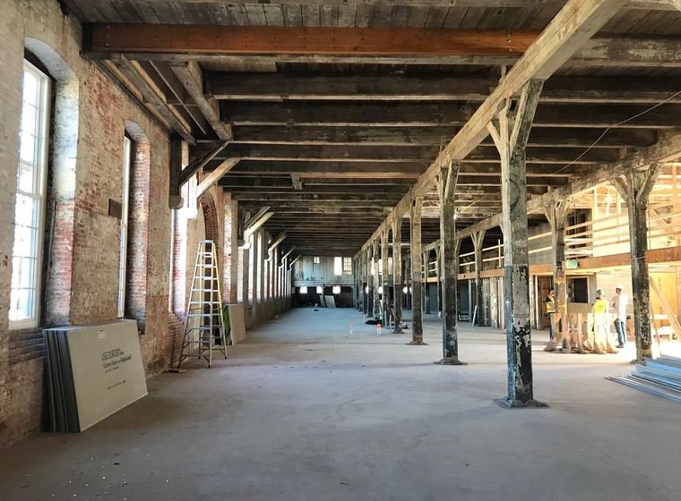 Gewerbehalle vor der Übergabe